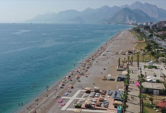 رغم كورونا.. أنطاليا التركية تستقبل 450 ألف سائح أوكراني