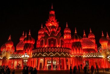 معالم الإمارات والعالم العربي الشهيرة تكتسي بألوان الكوكب الأحمر بالتزامن مع وصول 