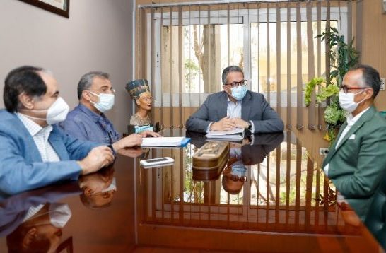 العناني يؤكد ان قرار حظر التشغيل للمطاعم السياحية بعد التاسعة مساءا يصب في مصلحة القطاع