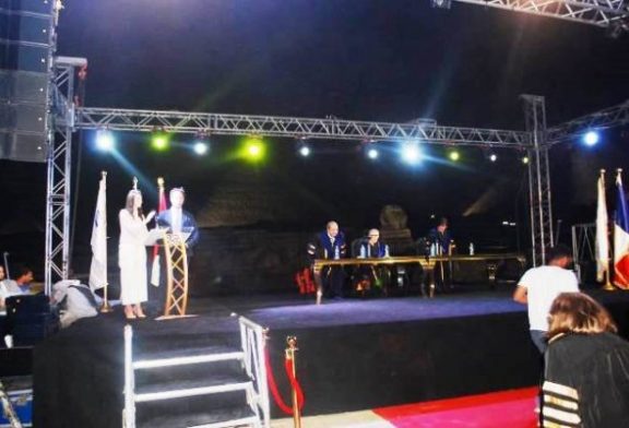 مسرح الصوت والضوء وبانوراما الأهرامات تجذب حفلات تخرج طلاب الجامعات المصرية والدولية