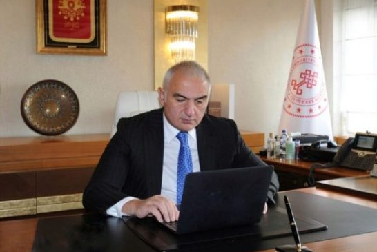 وزير سياحة تركيا : عدد السياح تجاوز 30 مليون خلال عام 2021