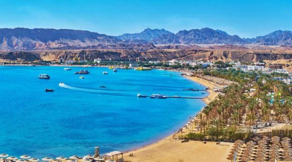 العناني يواصل اجتماعاته لمتابعة جهوزية شرم الشيخ السياحية لاستضافة مصر لمؤتمرCOP27