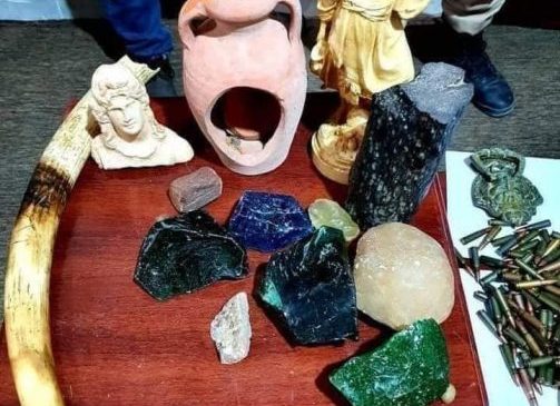 ضبط أستاذ جامعي ليبي ينقب عن الأثار بالجبل الأخضر