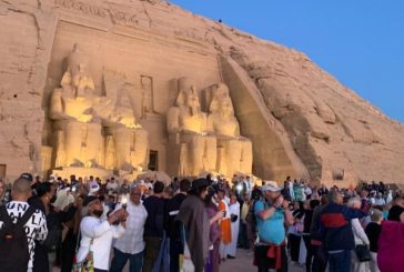 4000 سائح أجنبي يشهدون ظاهرة تعامد الشمس بأبو سمبل
