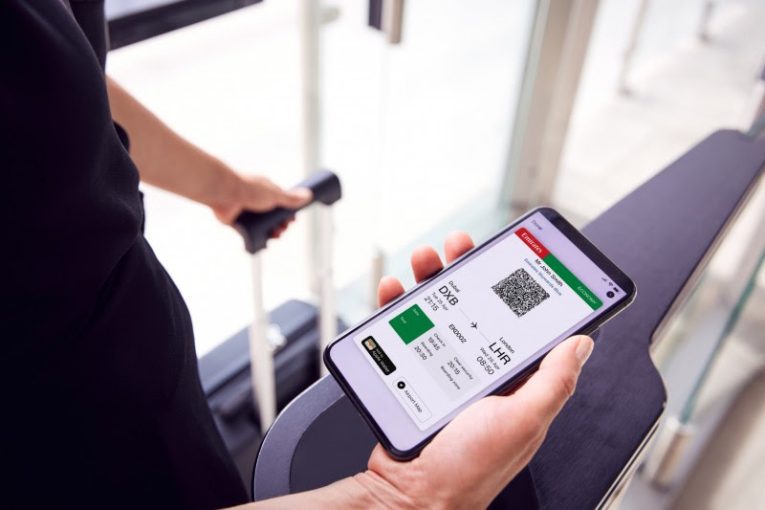 بدءاً من غدا الأثنين .. طيران الإمارات تبدأ في استخدام بطاقات الصعود " الرقمية " و تودع " الورقية " للرحلات من دبي